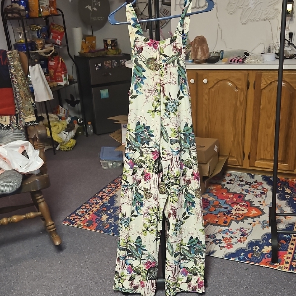 Floral Print Jumpsuit - Picture 4 of 5